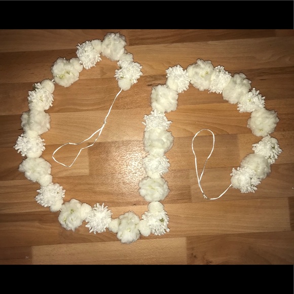 White, cream, and gold pom pom garland - Picture 2 of 4